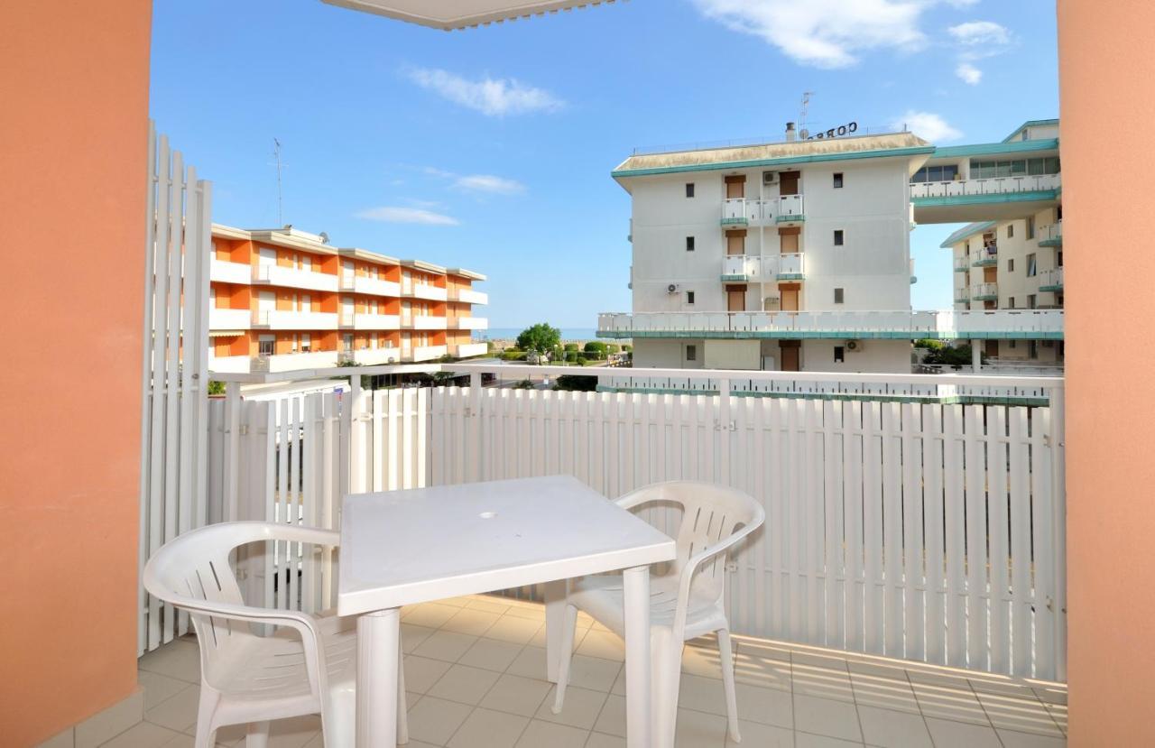 Condominio Malta Bibione Exteriör bild